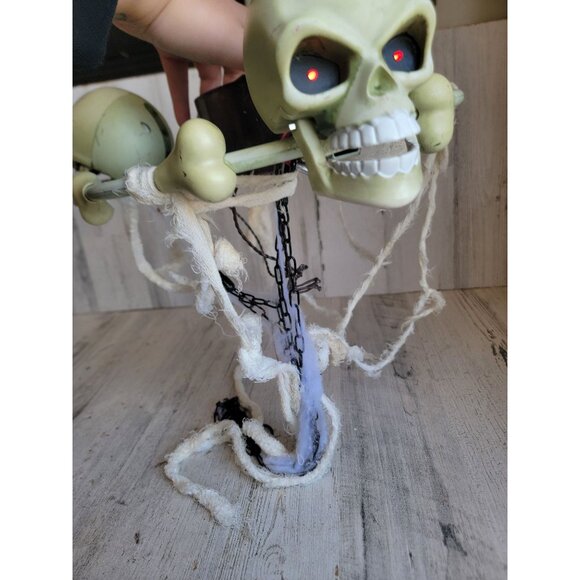 Animated Halloween skull chandelier AS IS hanging crop decor scary - Picture 9 of 11